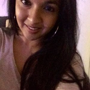 Meet your Posher, Delia